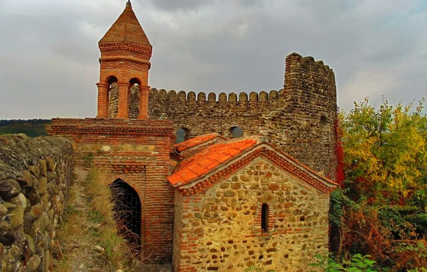 Пещерные монастыри, винная дегустация и застолье в частном погребе