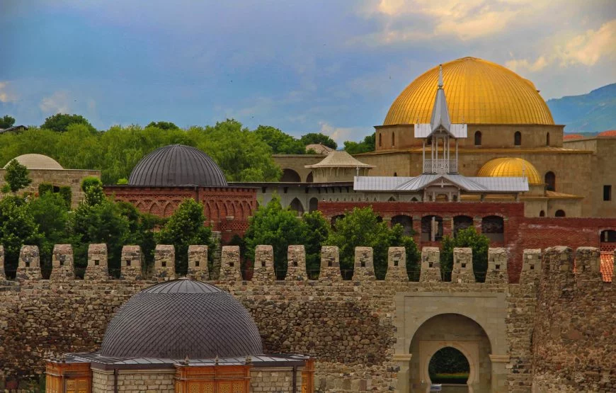 A Day Trip to Borjomi Gorge and Vardzia