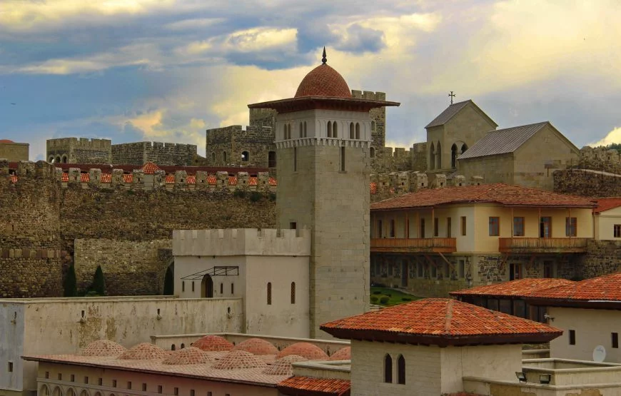 A Day Trip to Borjomi Gorge and Vardzia