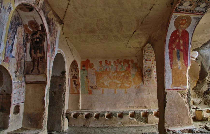 Пещерные монастыри, винная дегустация и застолье в частном погребе