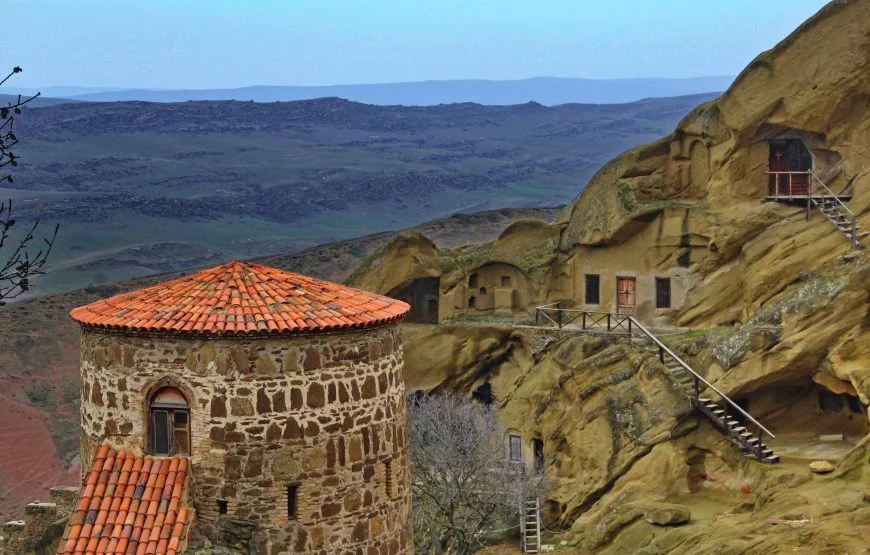 Пещерные монастыри, винная дегустация и застолье в частном погребе