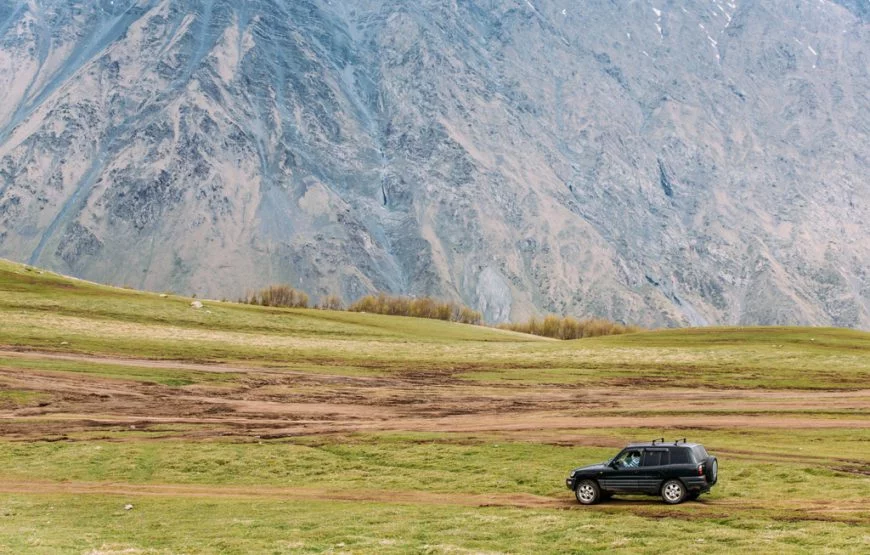 Group Tour to Kazbegi Mountains from Tbilisi